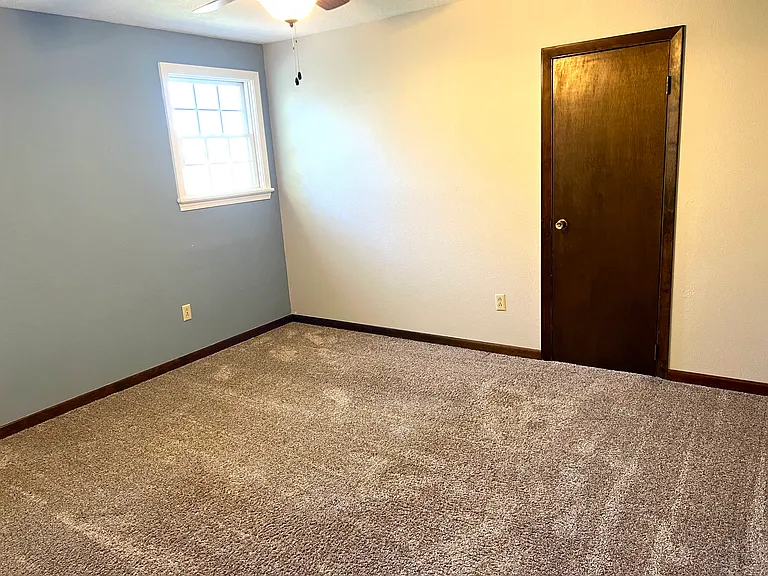 1013 S Cedar St — Photo 17