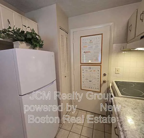 276 Albion St — Photo 7