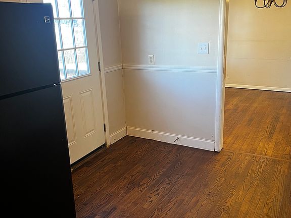 4th image of 3623 S Jamestown Ave