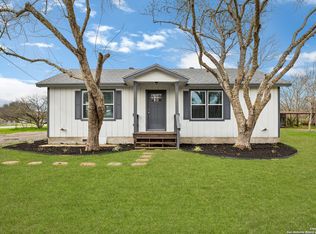 618 Ridgecliff Dr, New Braunfels, TX 78130