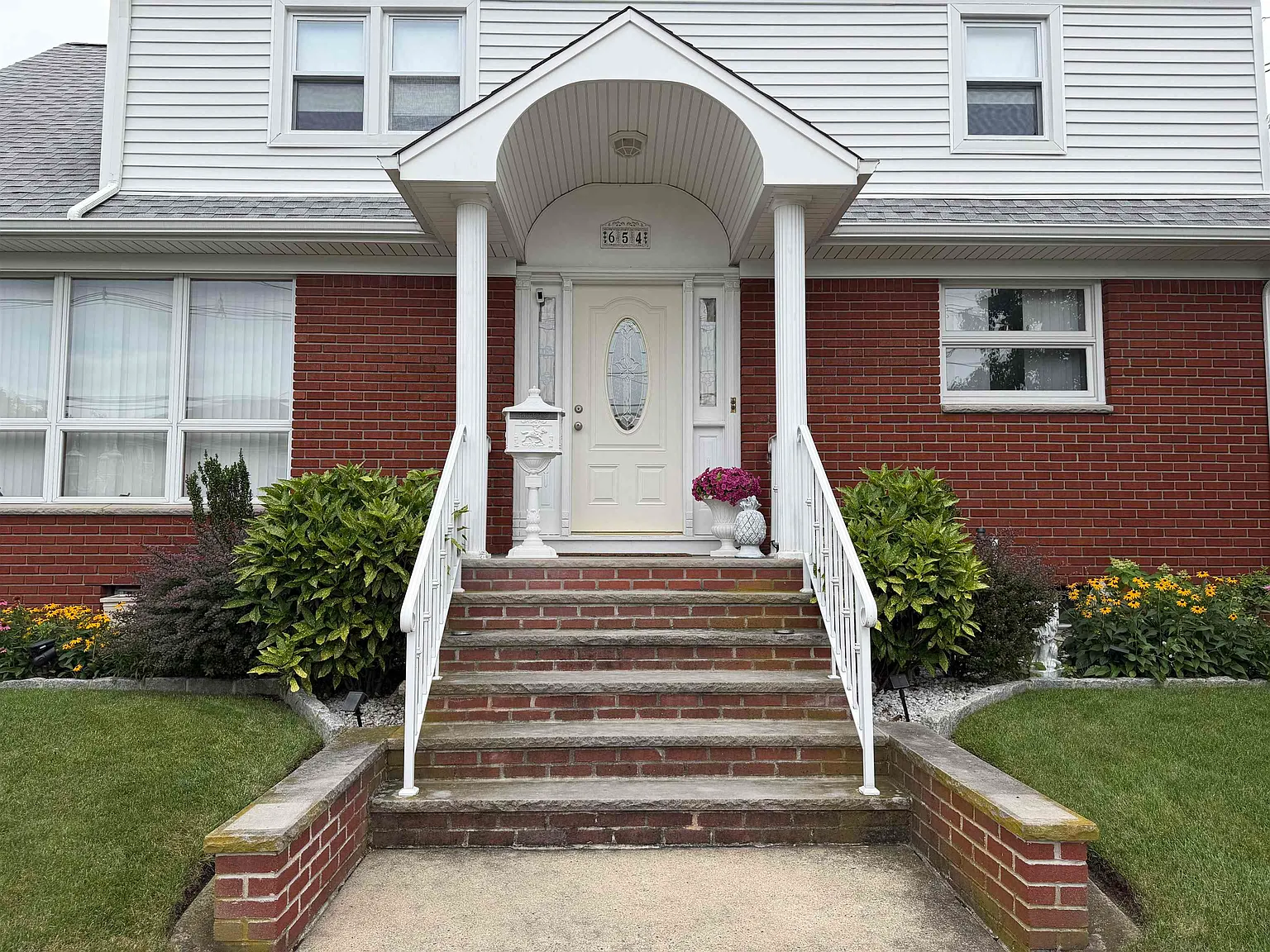 1 bed, 1.0 bath, $1,750 — Photo 2