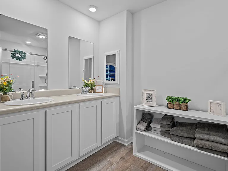 402 Folkstone Rd — Photo 32