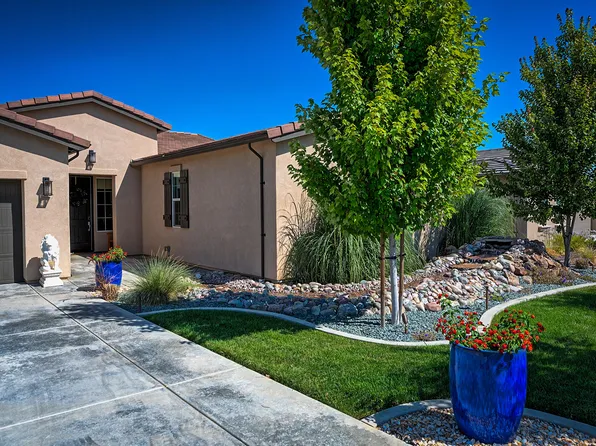 4670 Pleasant Hills Dr, Anderson, CA 96007