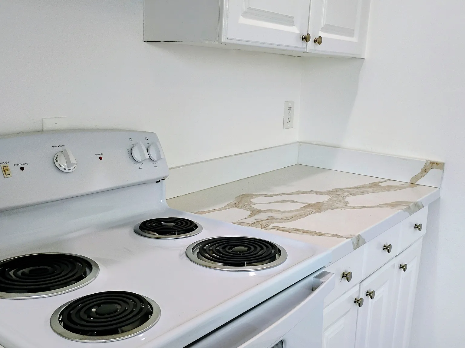 2 bed, 650 sqft, $1,000 — Photo 3