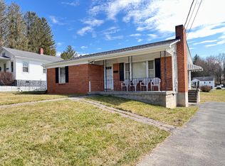 637 Lafayette St, Lewisburg, WV 24901
