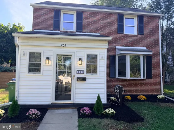 702 Devonshire Rd, Baltimore, MD 21229