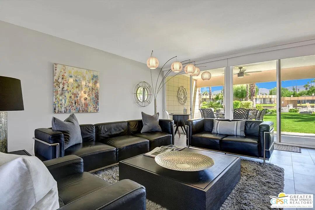 2 bed, 3.0 bath, 1351 sqft, $6,850 — Photo 3