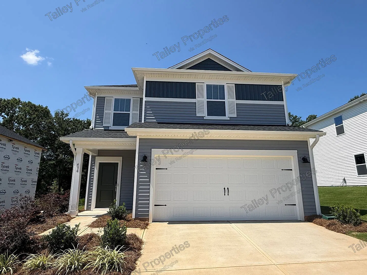 3 bed, 2.5 bath, 1528 sqft, $1,949 — Photo 2