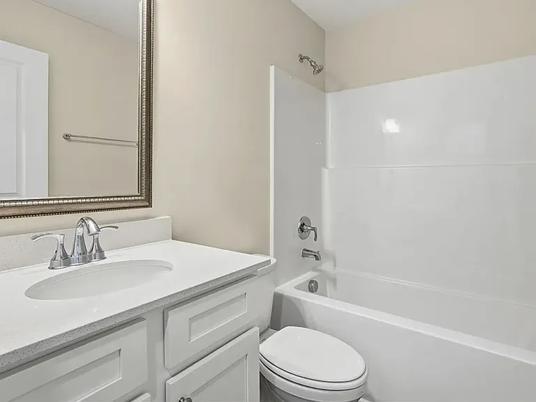 7 Iola St — Photo 17