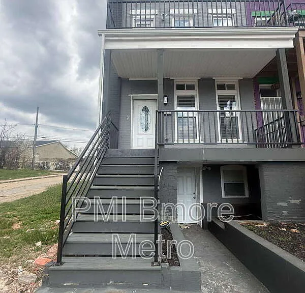 1756 E North Ave — Photo 1
