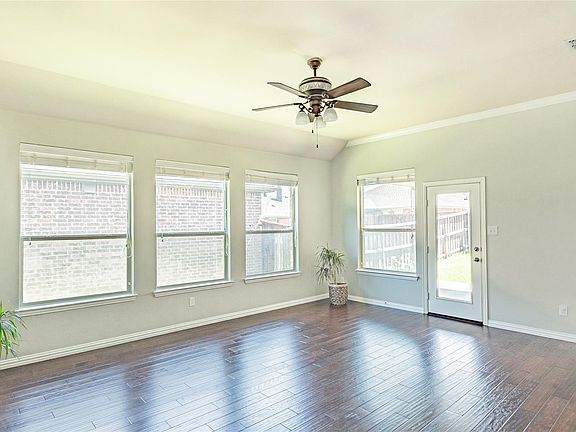 5th image of 4617 Hidden Pond Dr