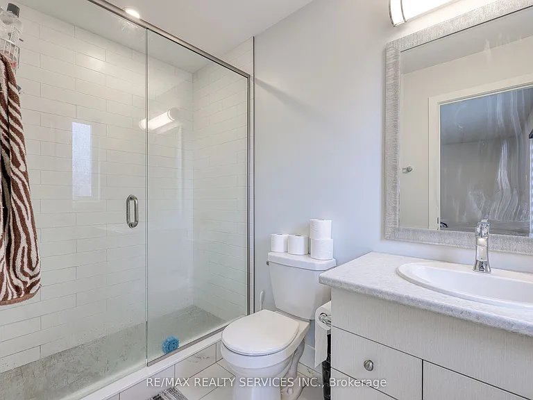 925 Deveron Cres #12 — Photo 12