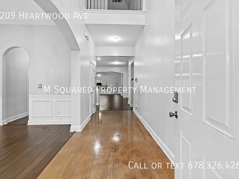 1209 Heartwood Ave — Photo 2
