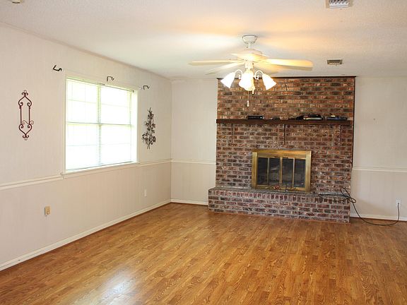 3rd image of 106 Eugene Dr