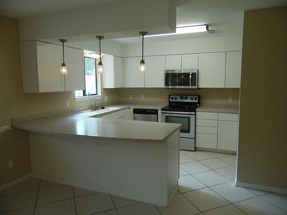2nd image of 1211 Quail Wood Dr