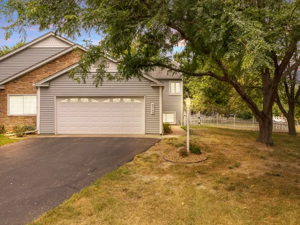 5759 Donegal Dr, Shoreview, MN 55126