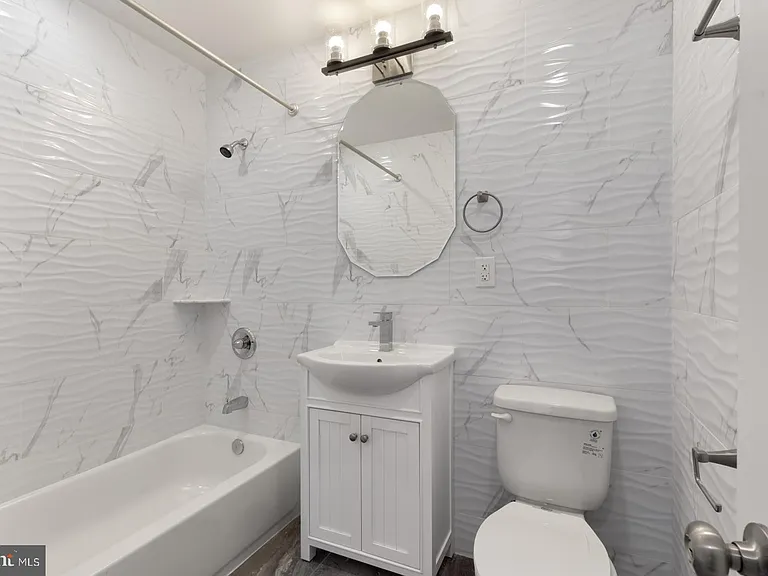 624 N 35th St #3 — Photo 7