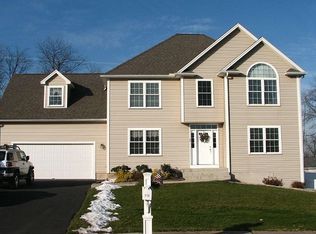 113 Northview Dr, Middletown, CT 06457