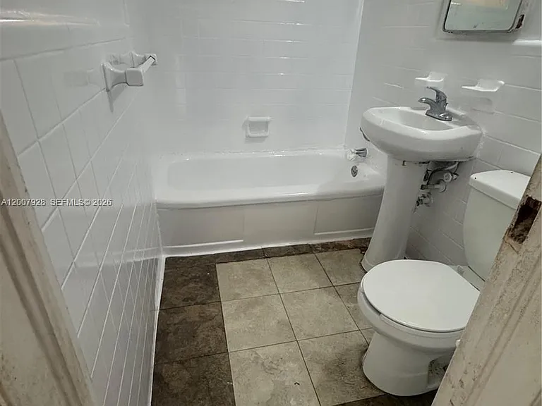 7300 Harding Ave #6 — Photo 4