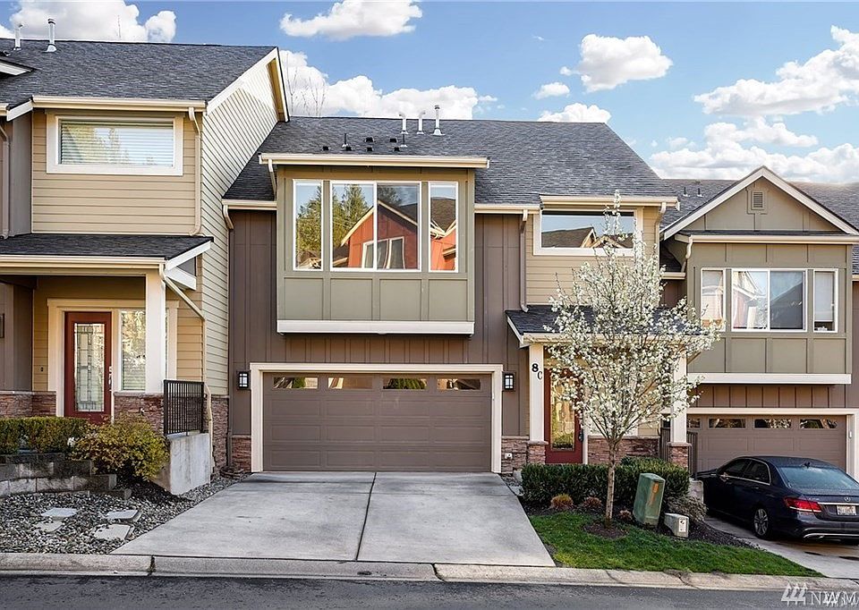 1st image of 900 228th Ave NE Unit 8C