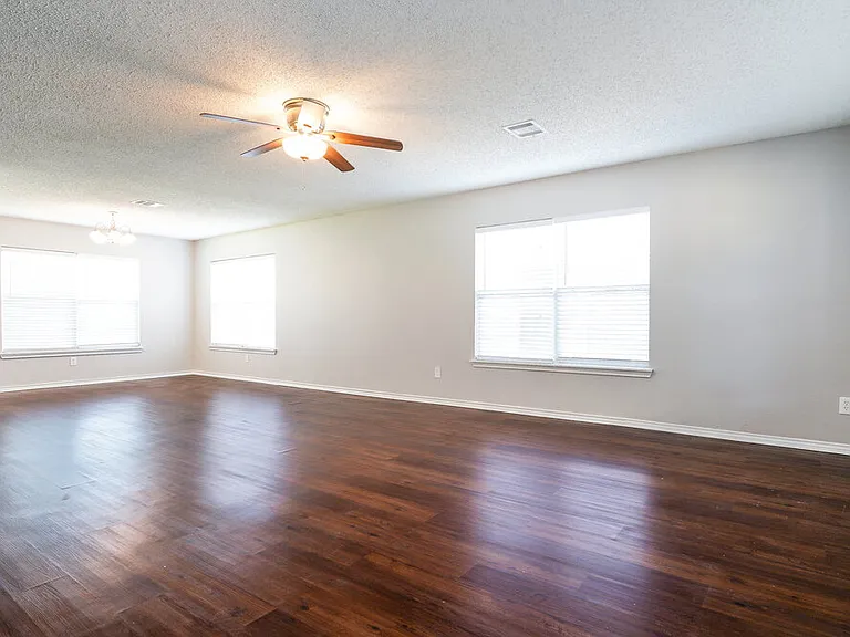 3156 Pine Valley Dr — Photo 5