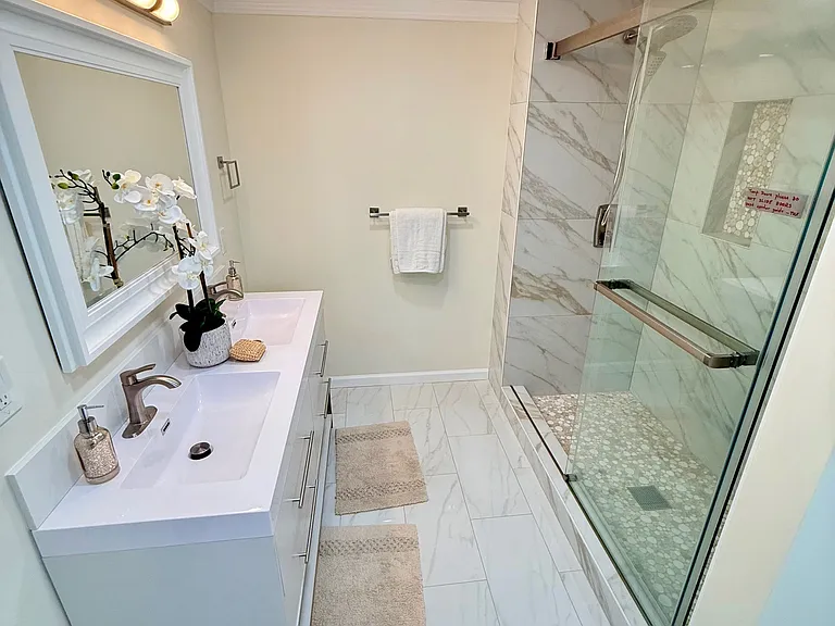400 Tiburon Ln — Photo 32