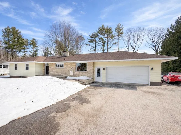 929 Edgewood Cir, Marinette, WI 54143
