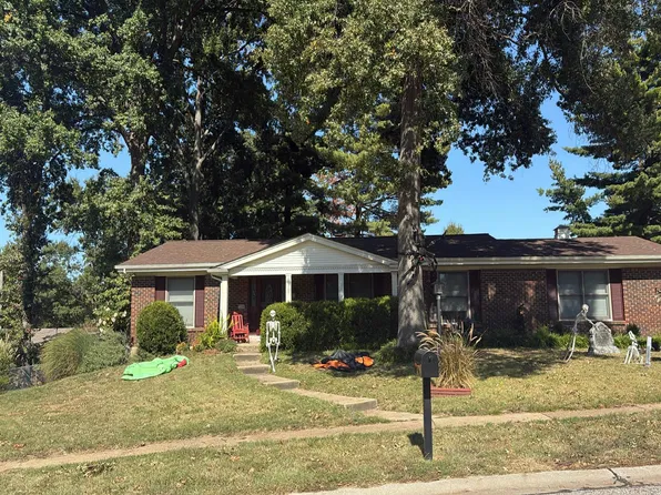 12646 Whispering Hills Ln, Saint Louis, MO 63146