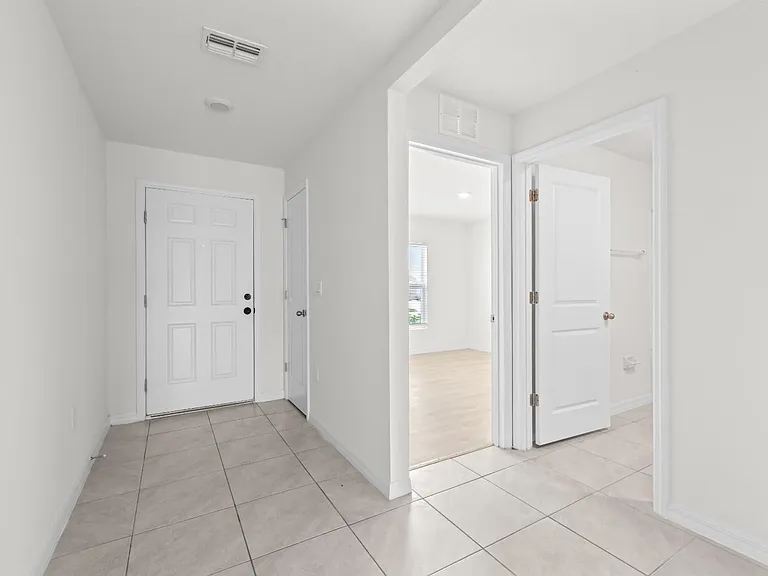 10663 Chippewa Dr — Photo 4