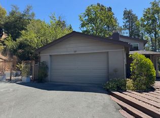 3 Bel Air Ct, Orinda, CA 94563