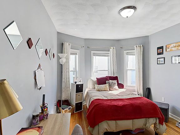 4th image of 50 Derby St #3A