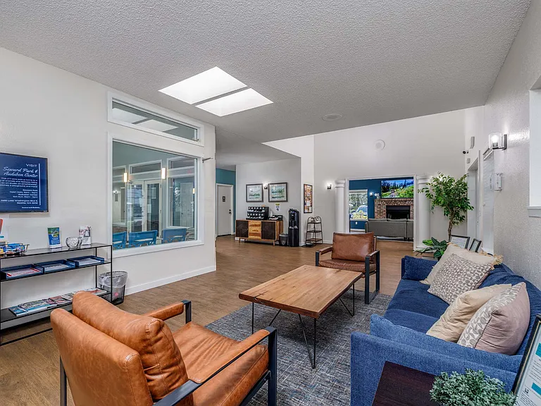 Garden Pointe — Photo 19