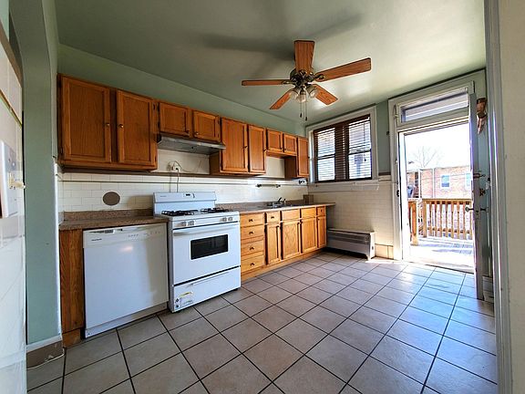 3rd image of 6113 N Francisco Ave #1