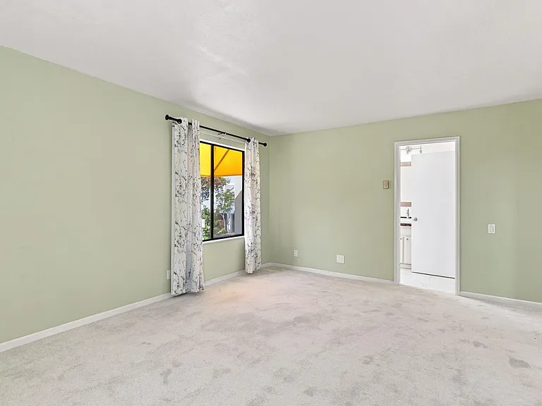 814 Balboa Ln — Photo 12