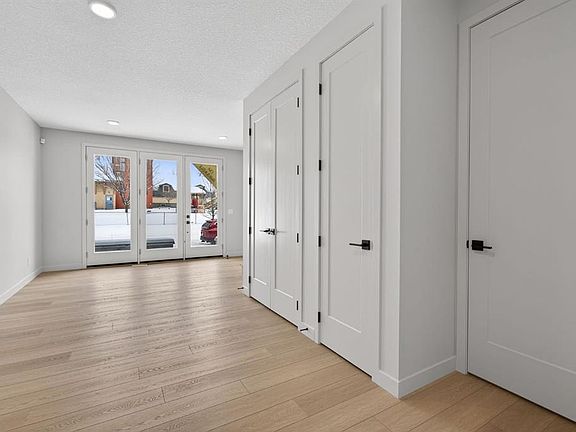 3rd image of 645 N 53rd Ave SW