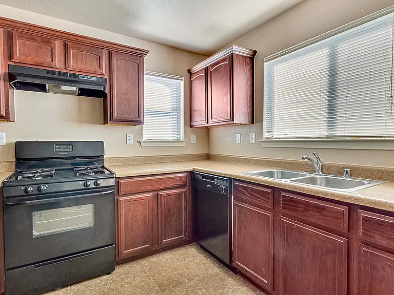 14302 Gil Reyes Dr #B — Photo 11