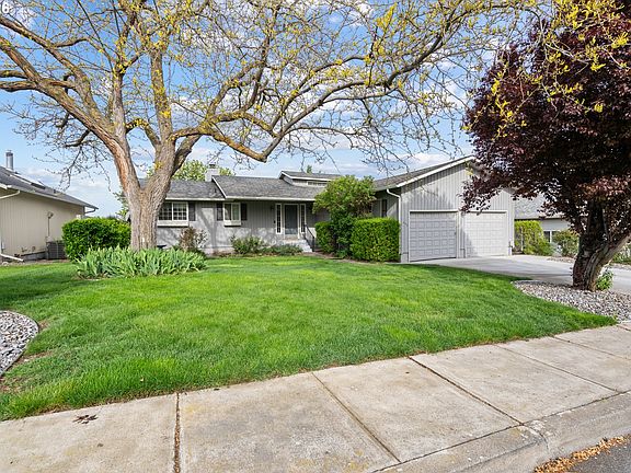 2nd image of 445 NW 21st St