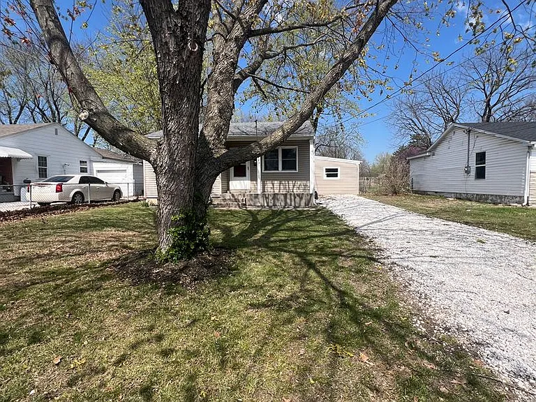 1723 W Webster St — Photo 2