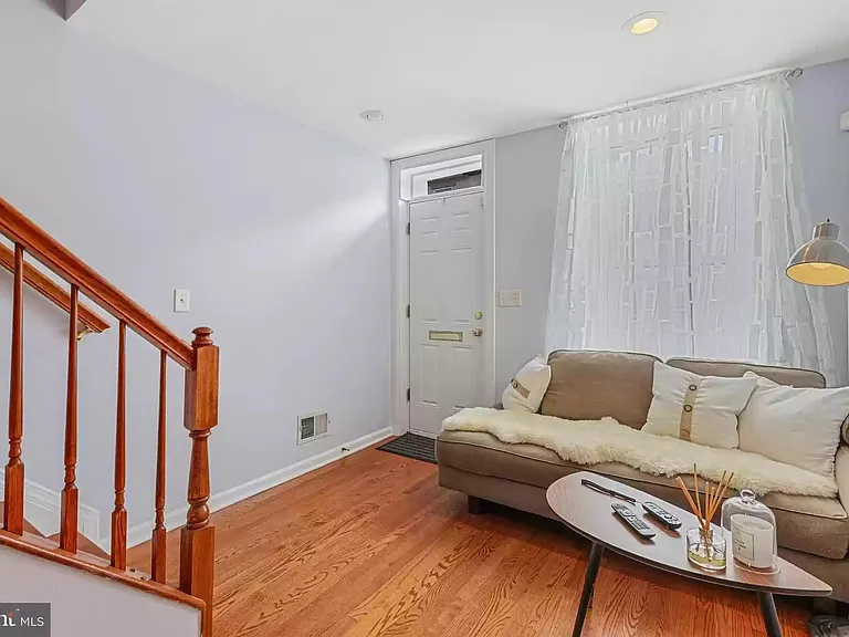 654 Melvin Dr — Photo 4