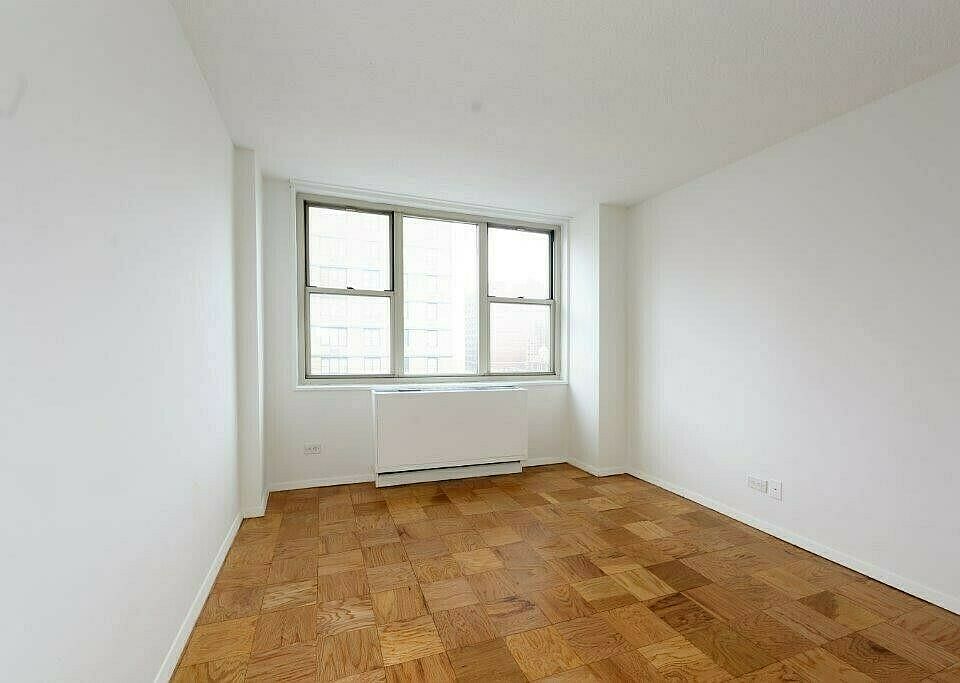1st image of 154 E 29th St #1305
