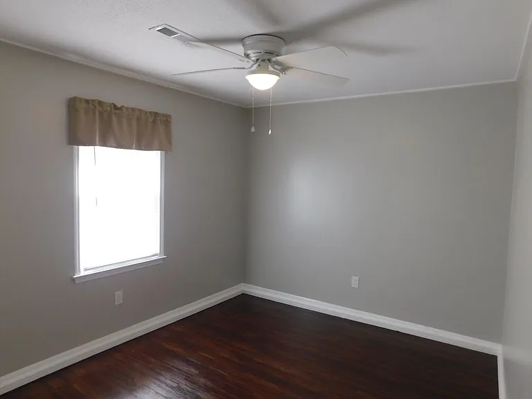 605 Hayden Ct — Photo 19