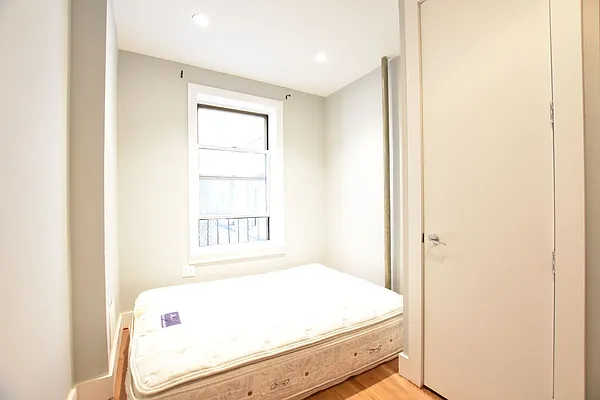 Rented by Clove Realty LLC | media 26