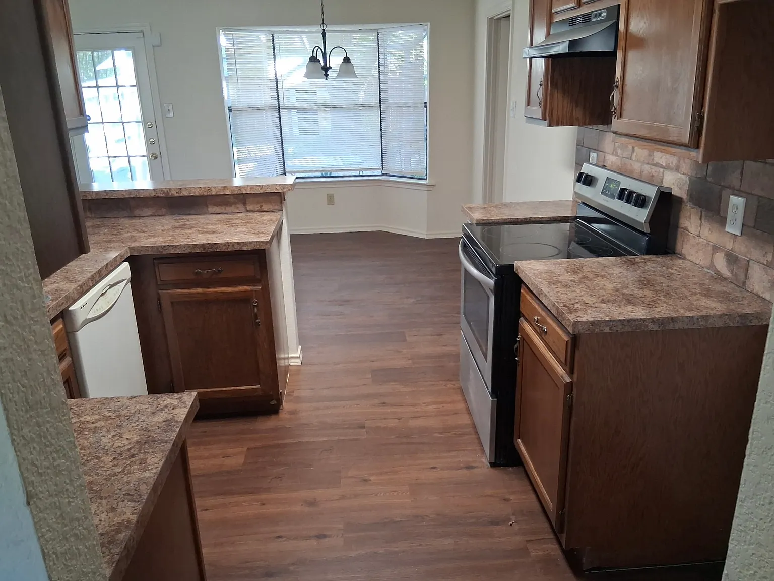 1909 Sage Dr — Photo 3