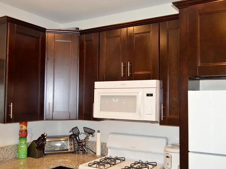 Kitchen with upgraded Cabinets