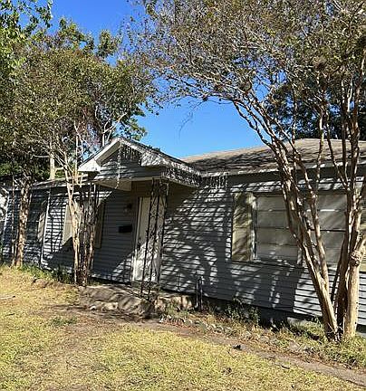 2nd image of 2114 7th St