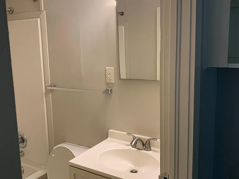 1512 Houston St #4 — Photo 8