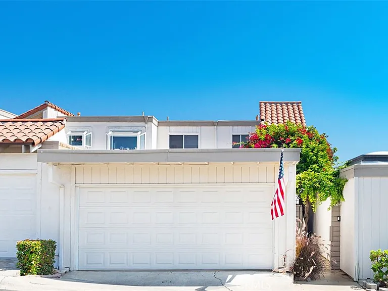 712 Calle Divino — Photo 4