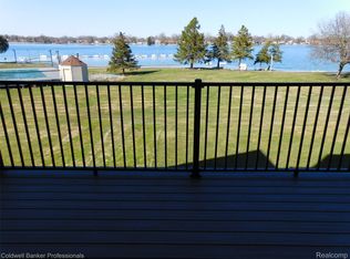 3436 Adams Shore Dr, Waterford, MI 48329
