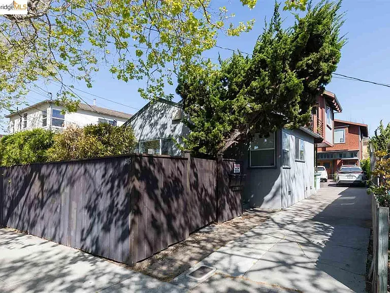 1415 Alcatraz Ave #A — Photo 2