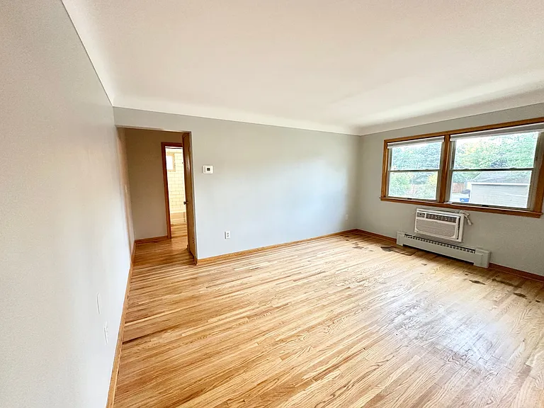 636 Larpenteur Apartments! — Photo 12